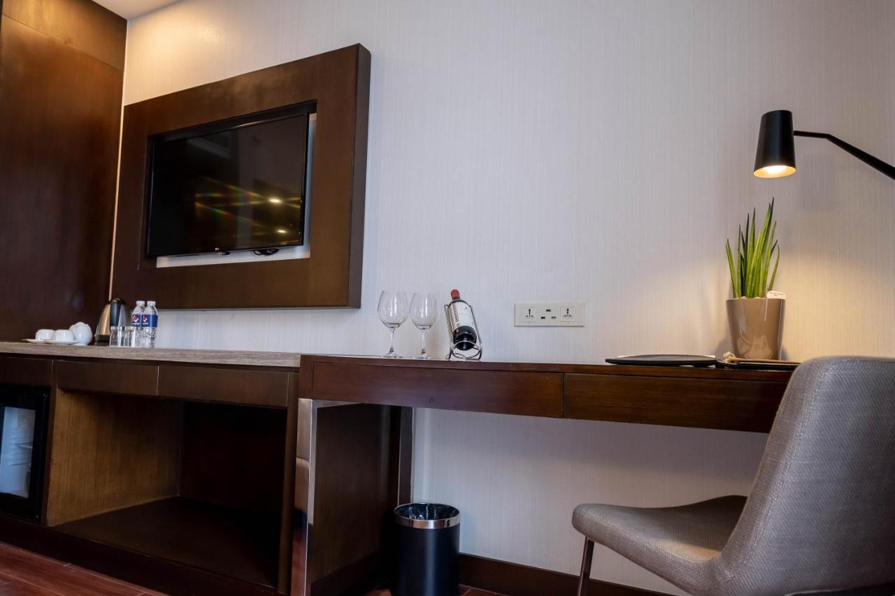Wynwood Hotel Pasig City Екстериор снимка